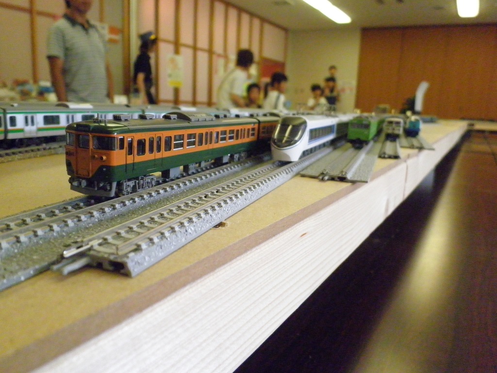 かっこいい電車がいっぱい 鉄道模型運転会 終了しました 駅弁も登場 富士宮市立図書館